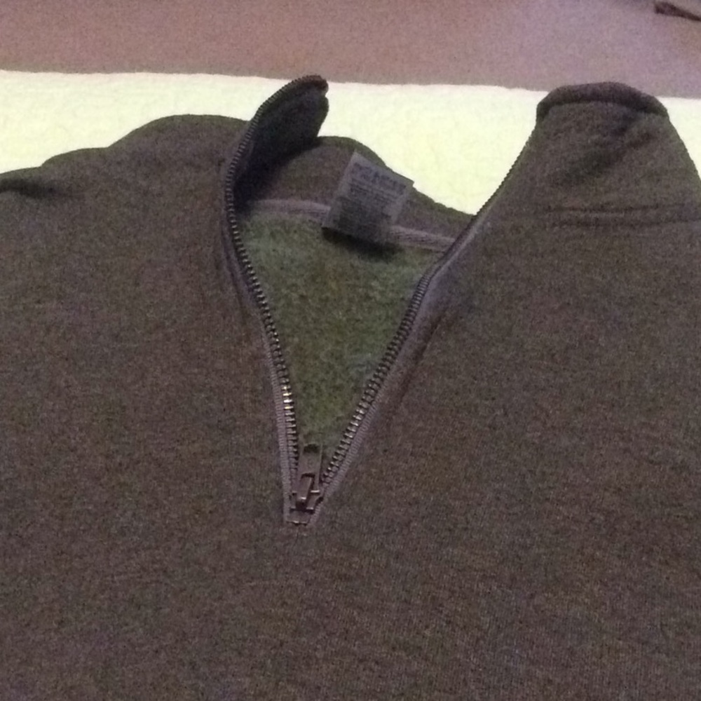Pull over sweatshirt
